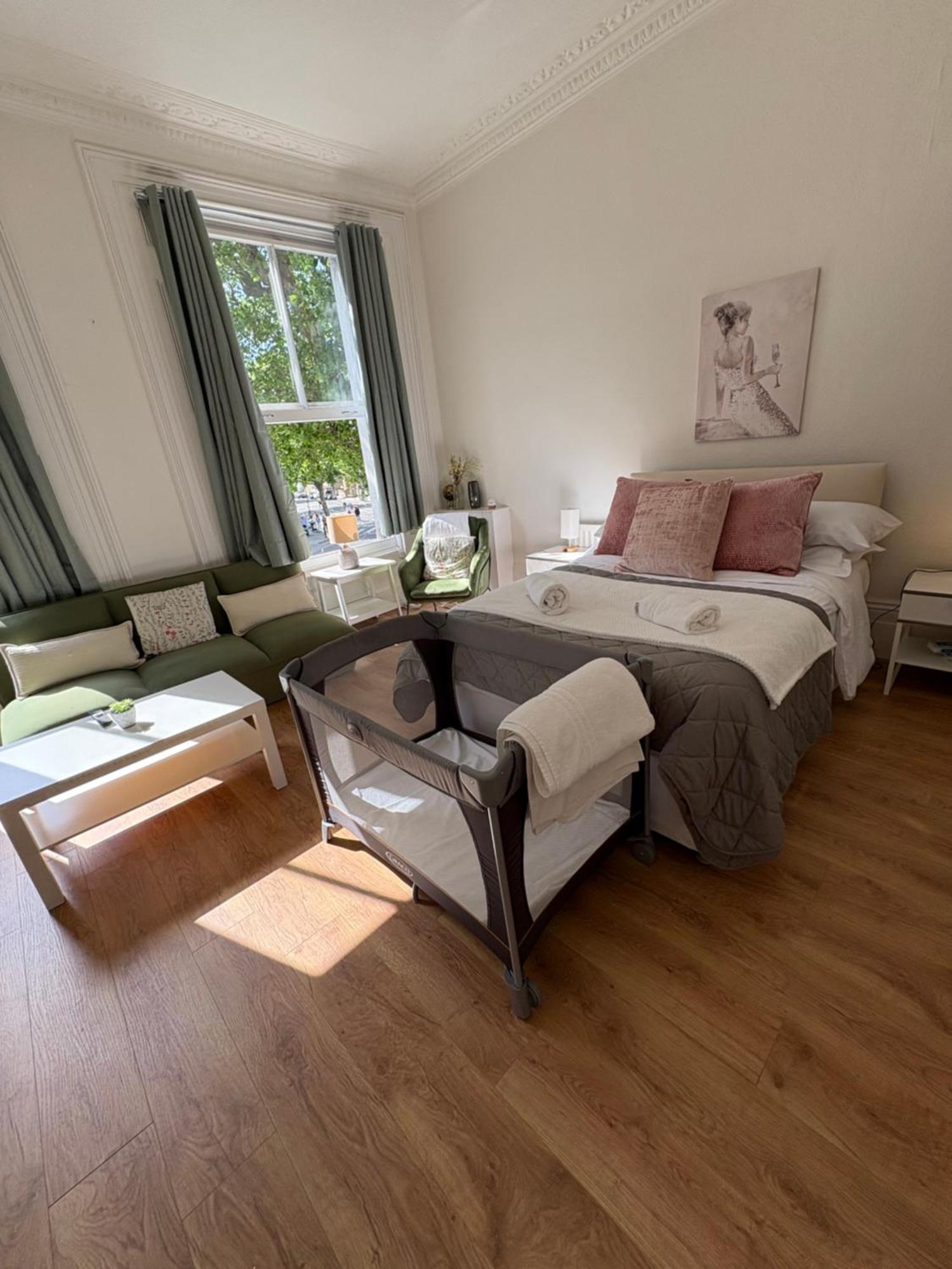 Hébergement de vacances Spacious 4 Bed Entire 3 Bedrooms Notting Hill *