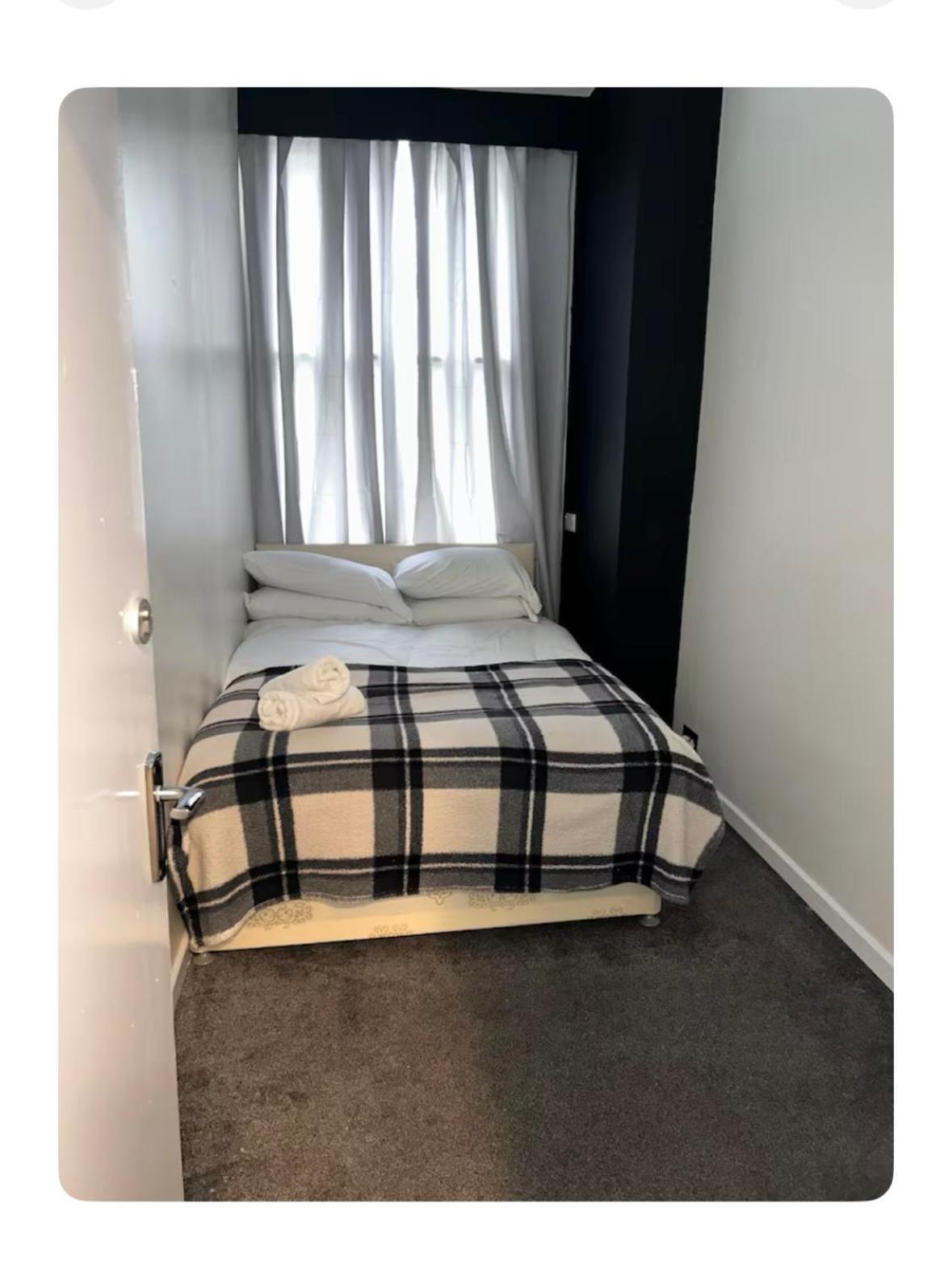 Spacious 4 Bed Entire 3 Bedrooms Notting Hill Casa de Férias