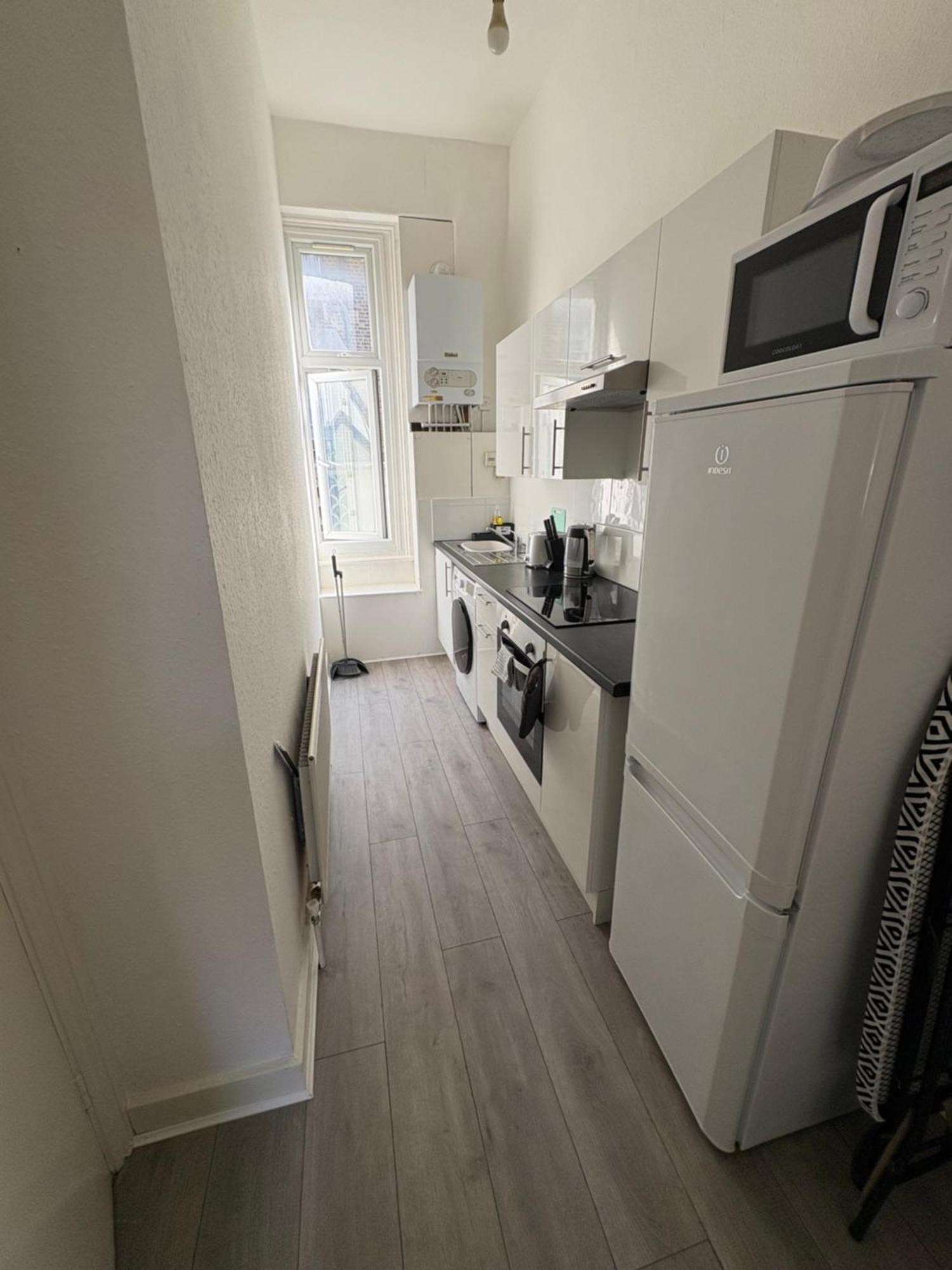 Spacious 4 Bed Entire 3 Bedrooms Notting Hill